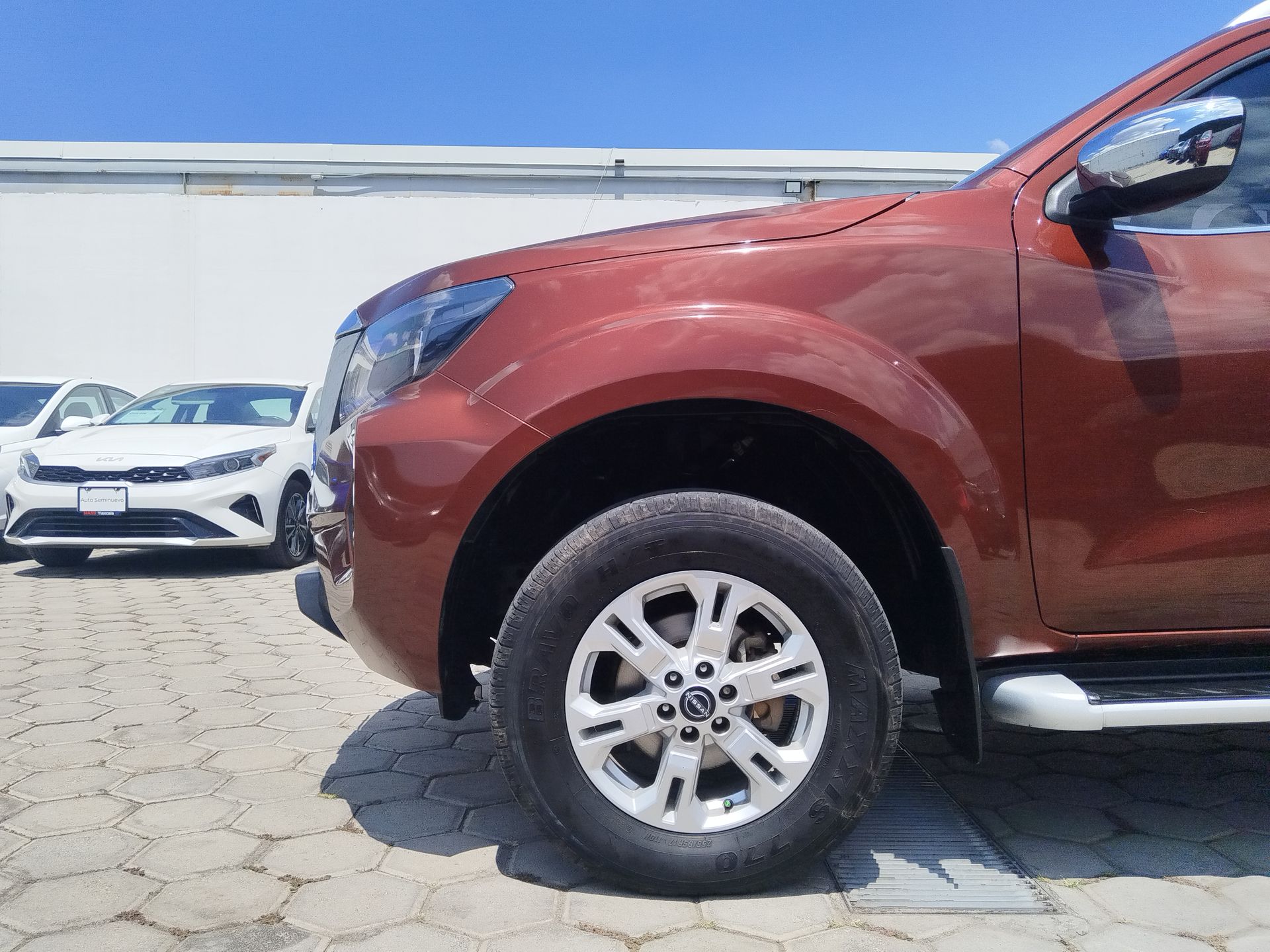 2023 Nissan Frontier 4p LE L4/2.5 Man