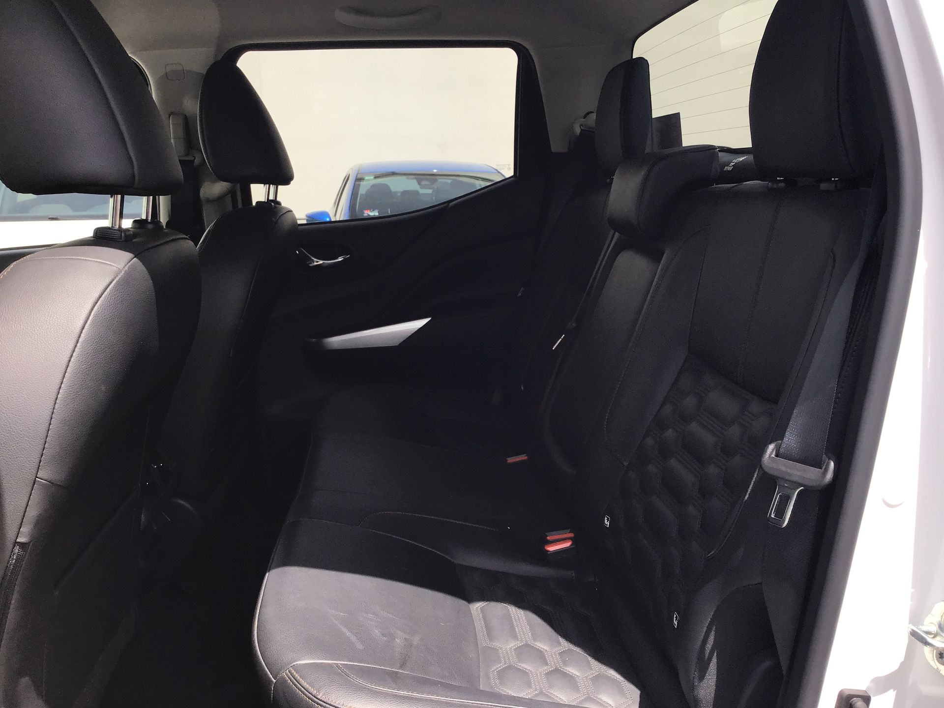 2025 Nissan Frontier 4p Platinum LE L4/2.5 Aut