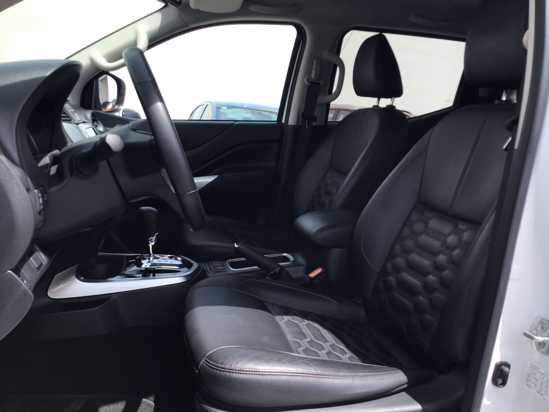 2025 Nissan Frontier 4p Platinum LE L4/2.5 Aut