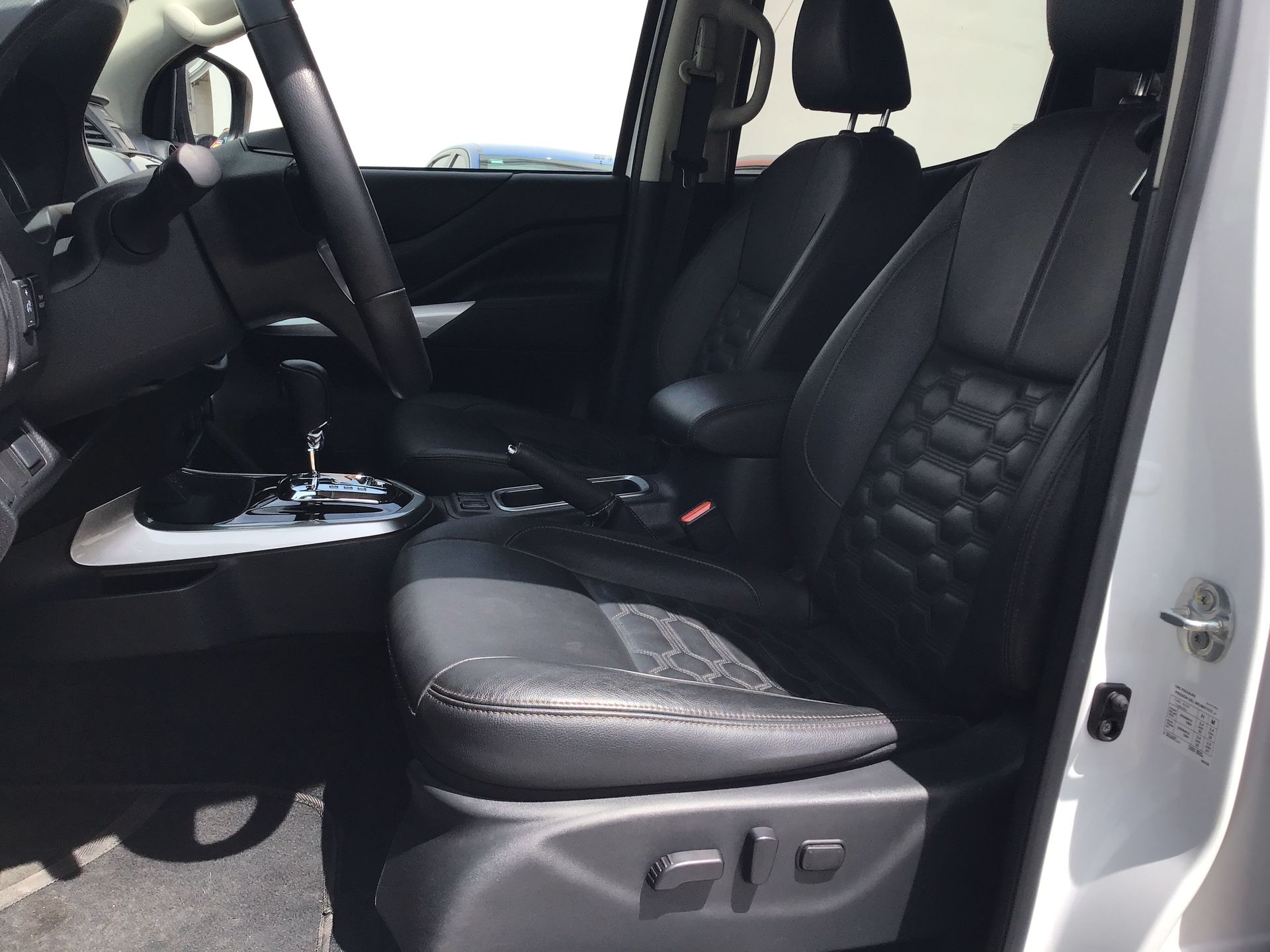 2025 Nissan Frontier 4p Platinum LE L4/2.5 Aut