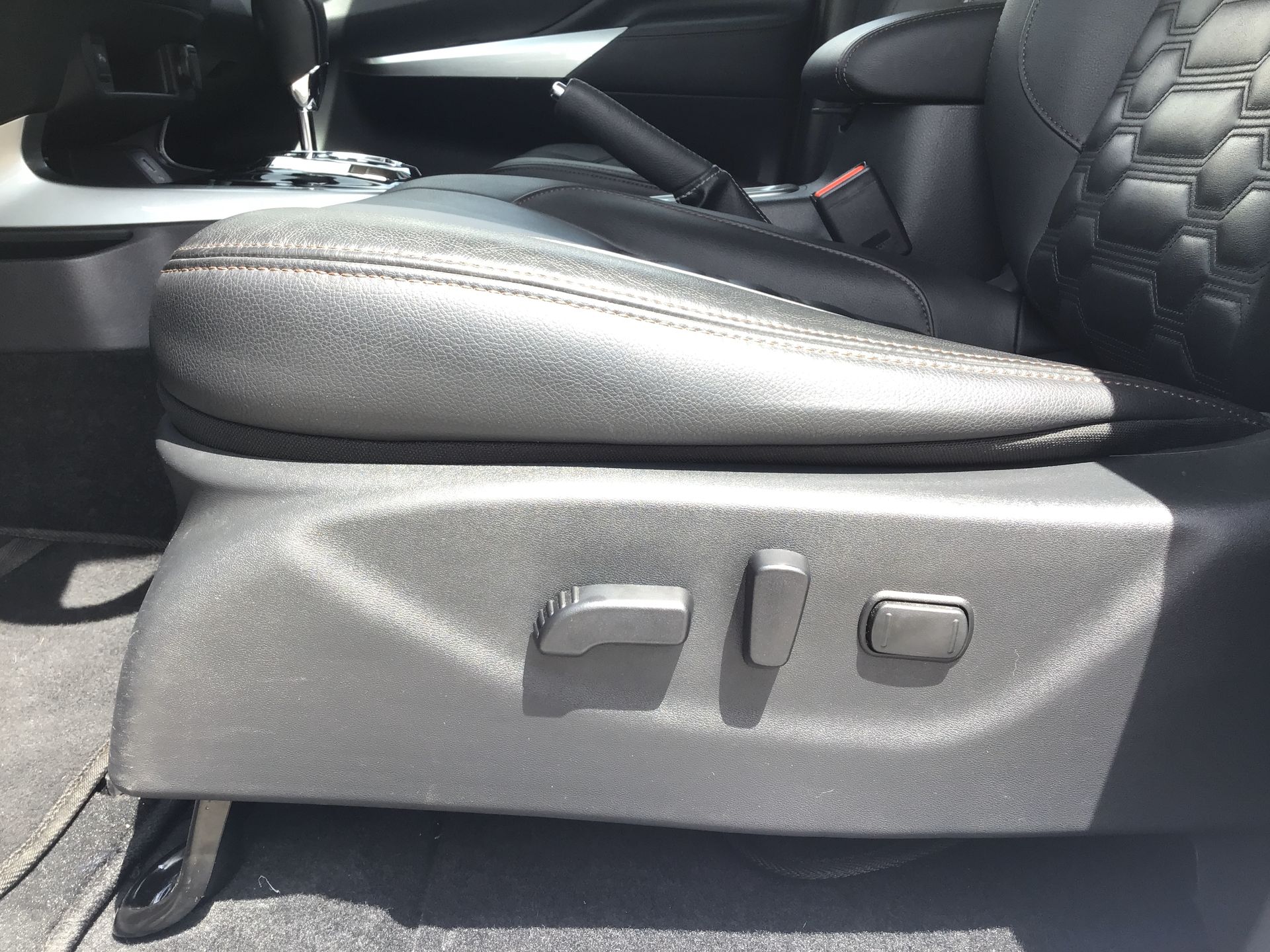 2025 Nissan Frontier 4p Platinum LE L4/2.5 Aut