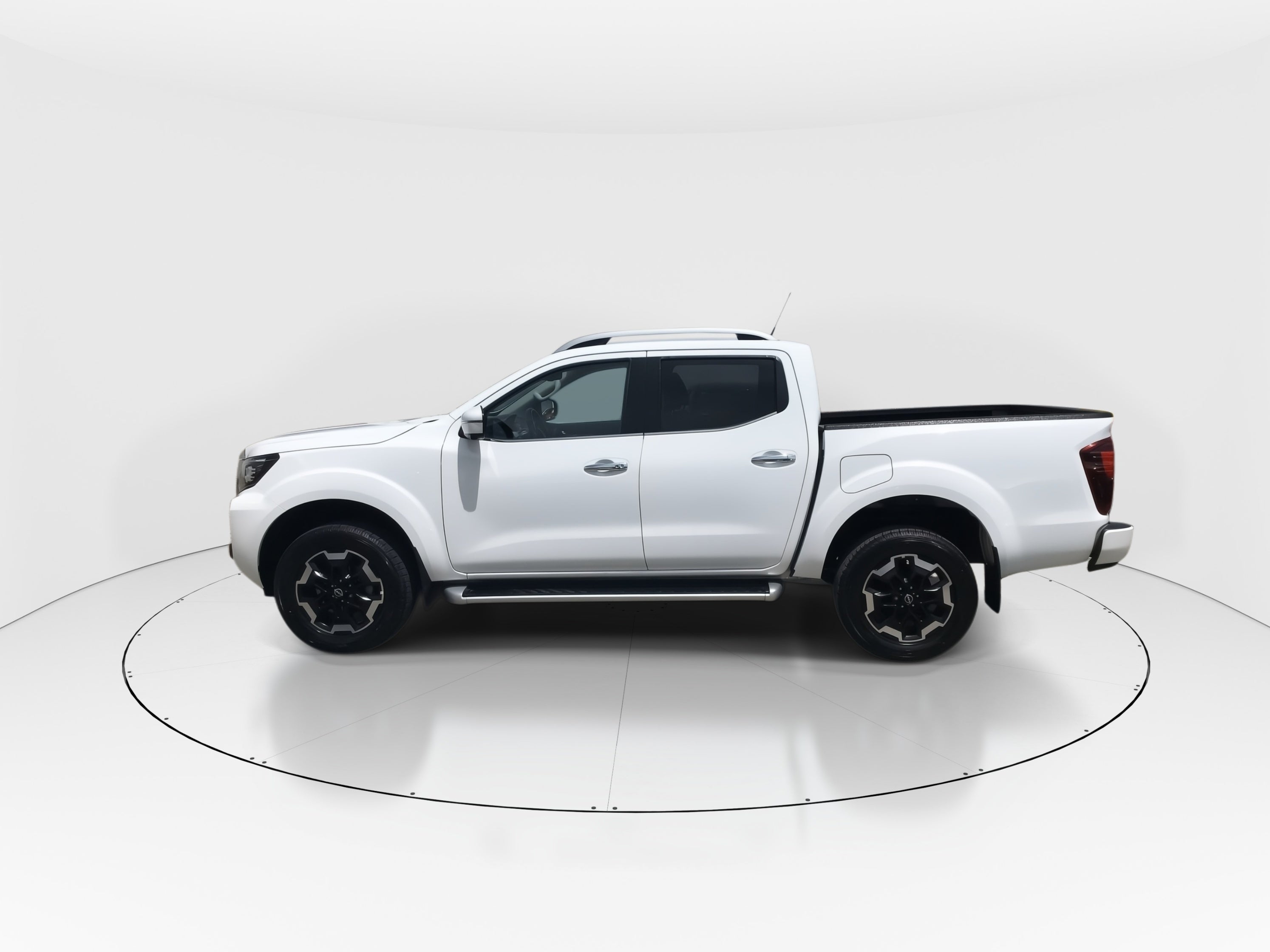 2025 Nissan Frontier 4p Platinum LE L4/2.5 Aut