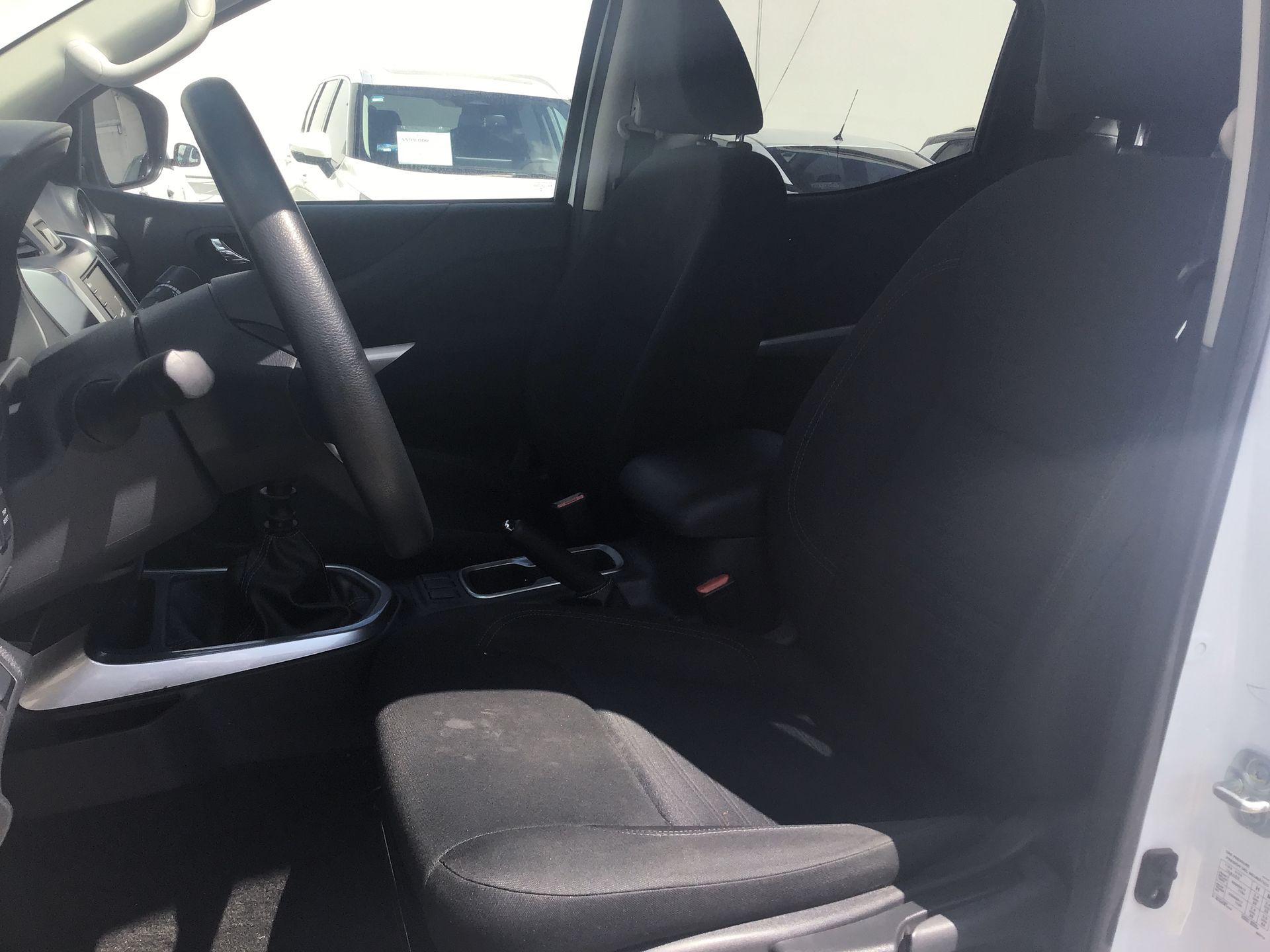 2024 Nissan Frontier 4p LE L4/2.5 Man