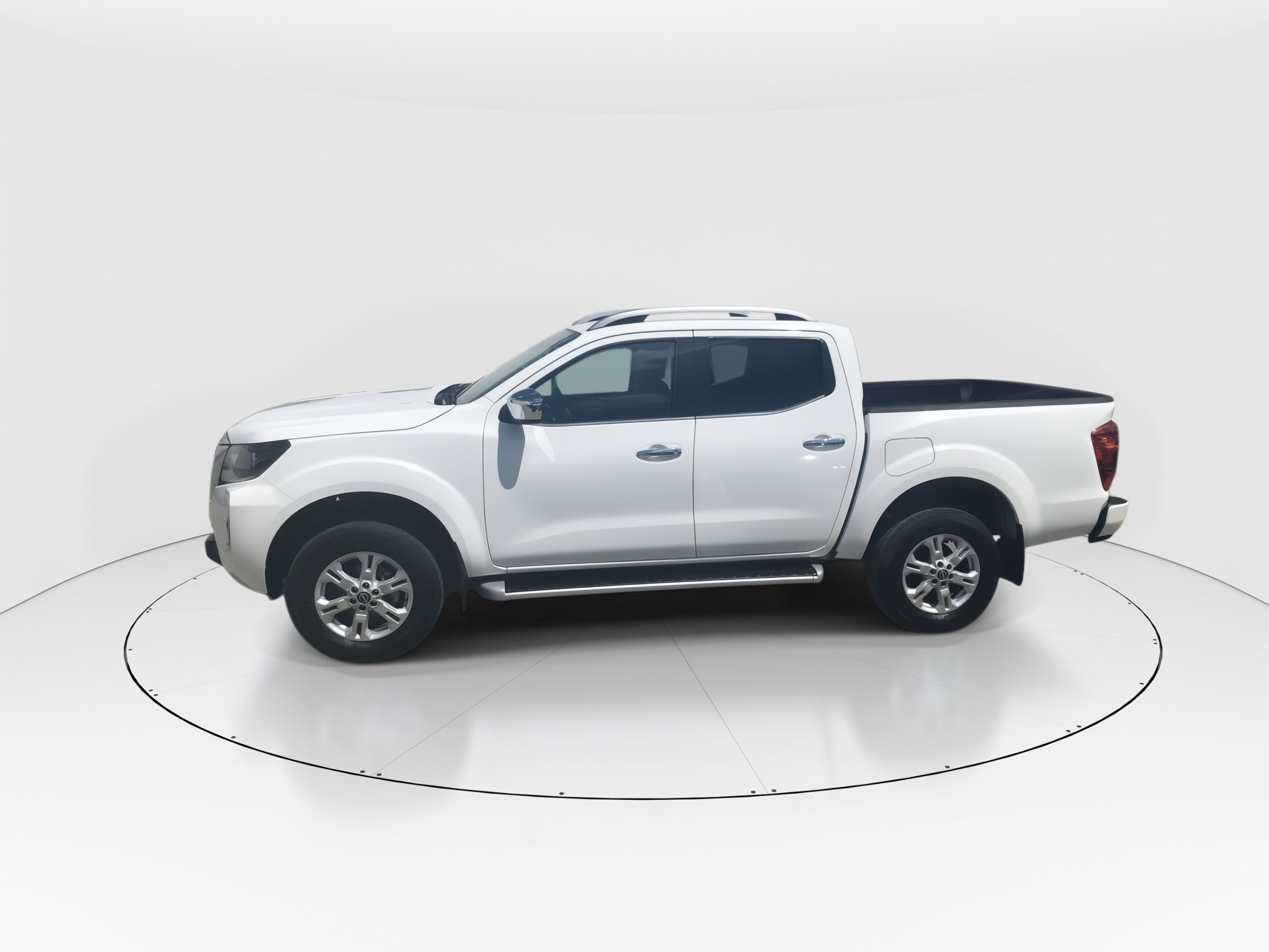 2024 Nissan Frontier 4p LE L4/2.5 Man