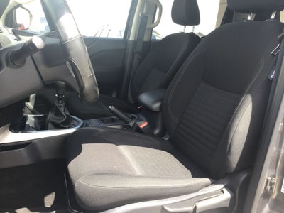 2025 Nissan Frontier 4p XE L4/2.5 Man