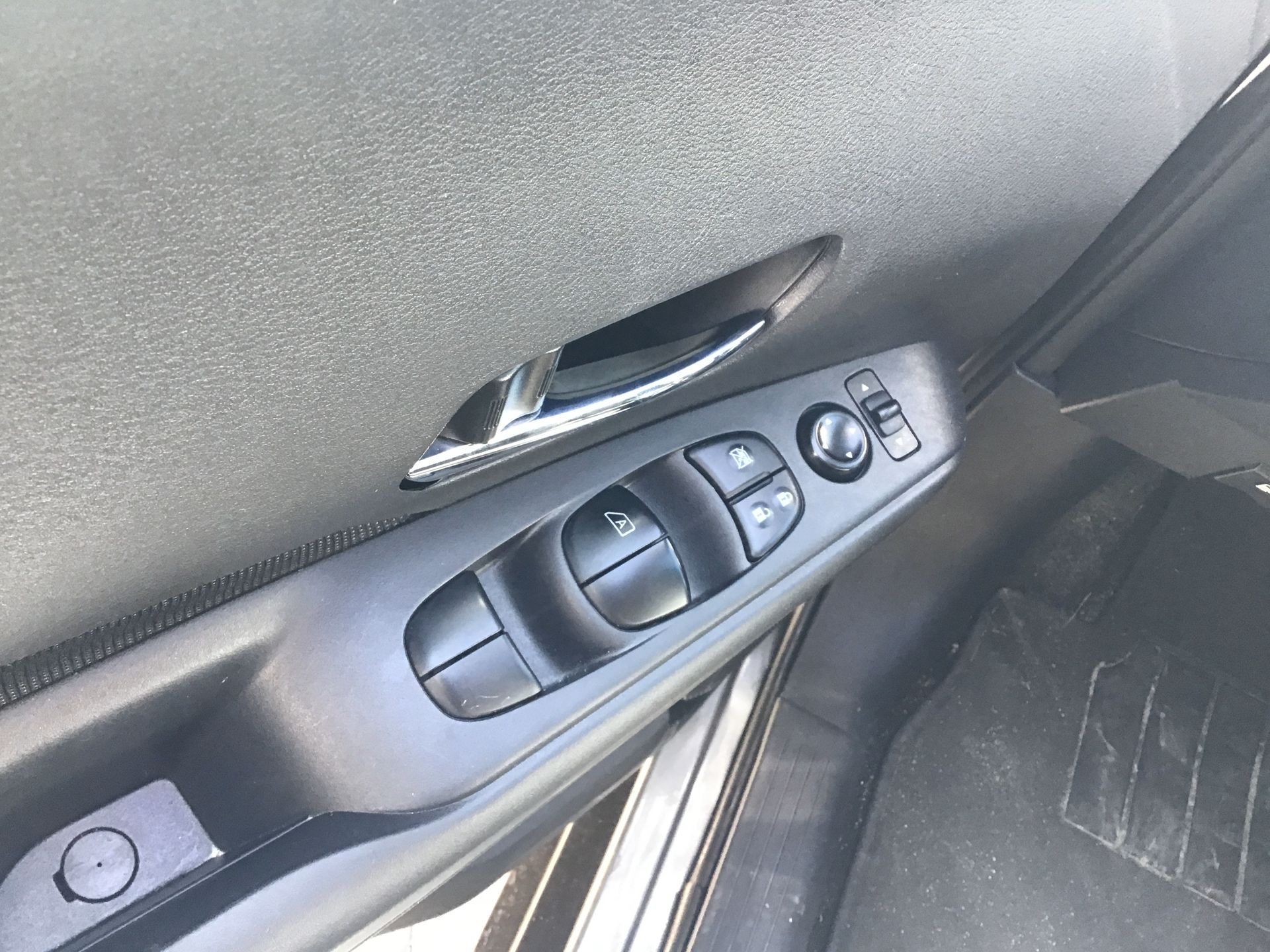 2025 Nissan Kicks 5p Play Advance L4/1.6 Aut