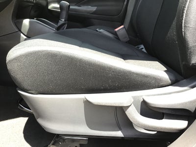 2025 Nissan Kicks 5p Play Advance L4/1.6 Man