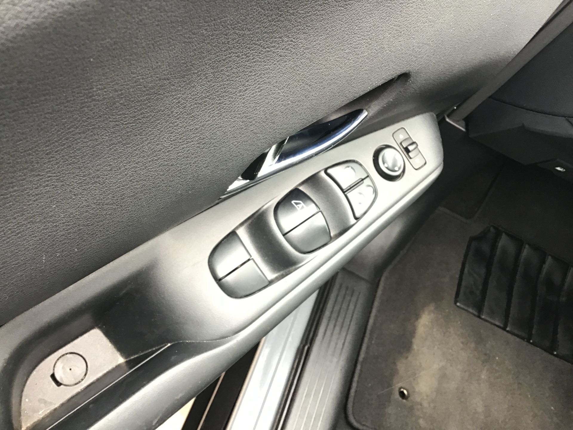 2025 Nissan Kicks 5p Play Advance L4/1.6 Aut
