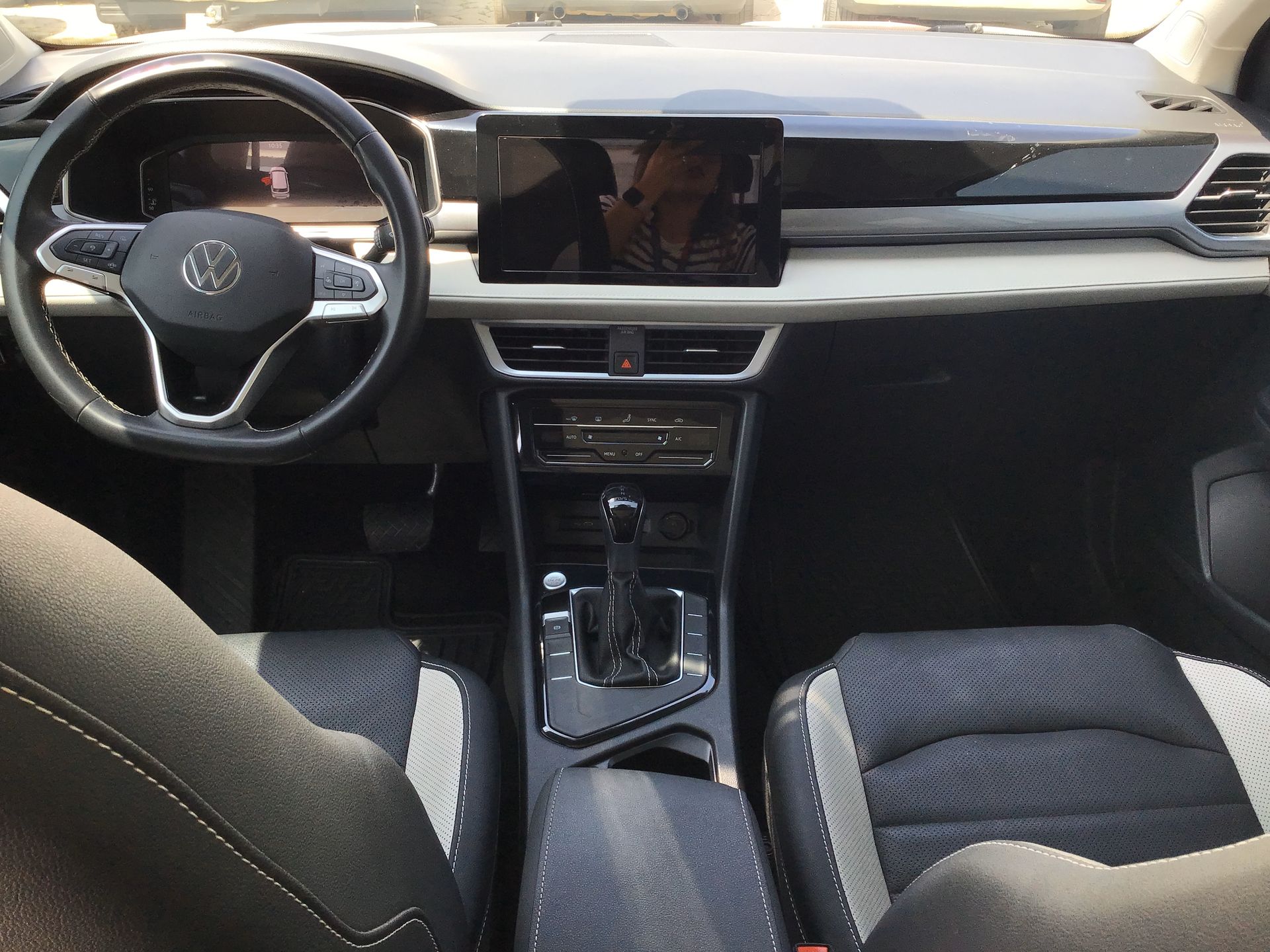 2025 Volkswagen Taos 5p Highline L4/1.4/T Aut