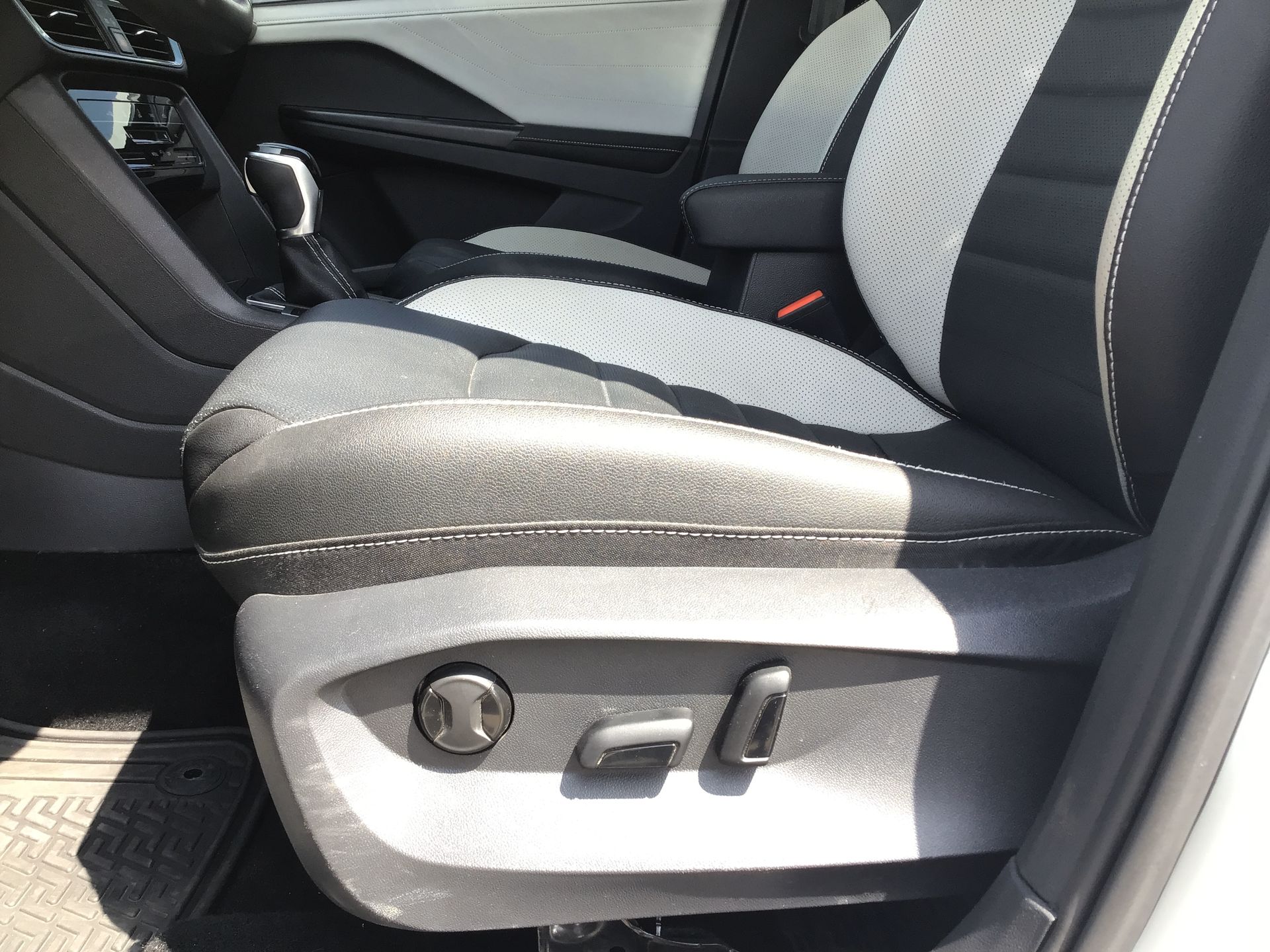 2025 Volkswagen Taos 5p Highline L4/1.4/T Aut