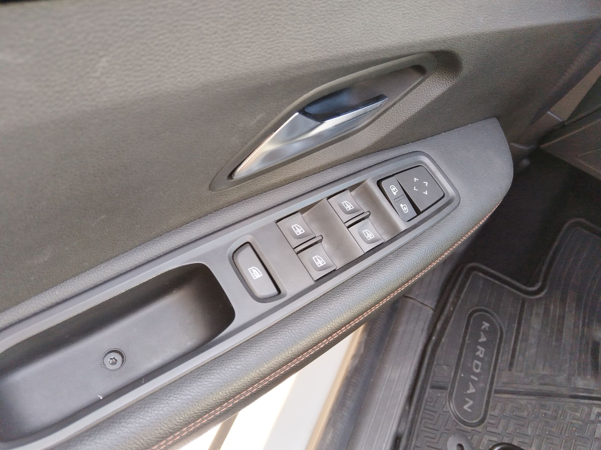 2025 Renault Kardian 5p Techno L3/1.0/T Man