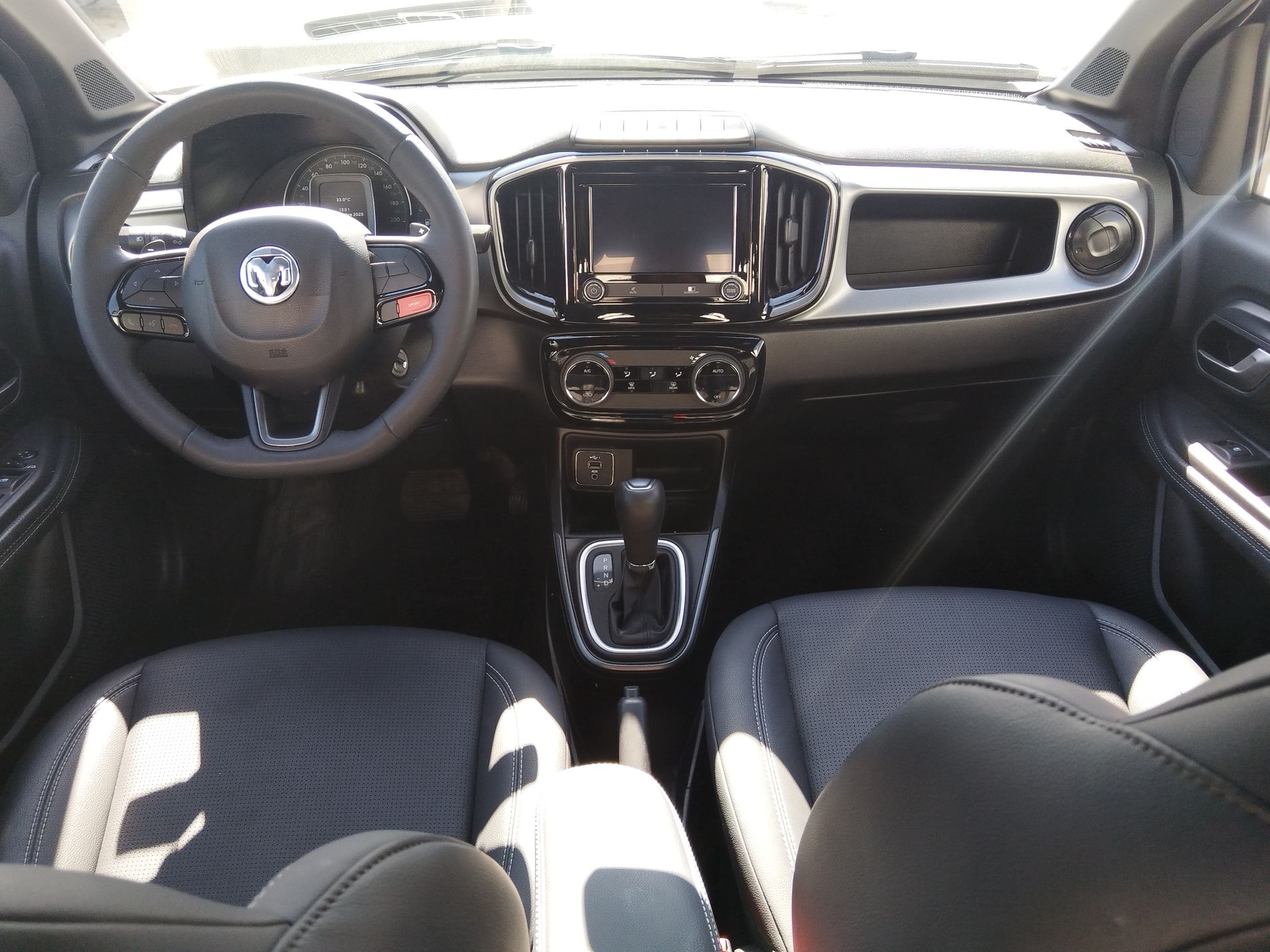 2025 RAM Ram 700 4p Laramie Turbo L4/1.3/T Aut