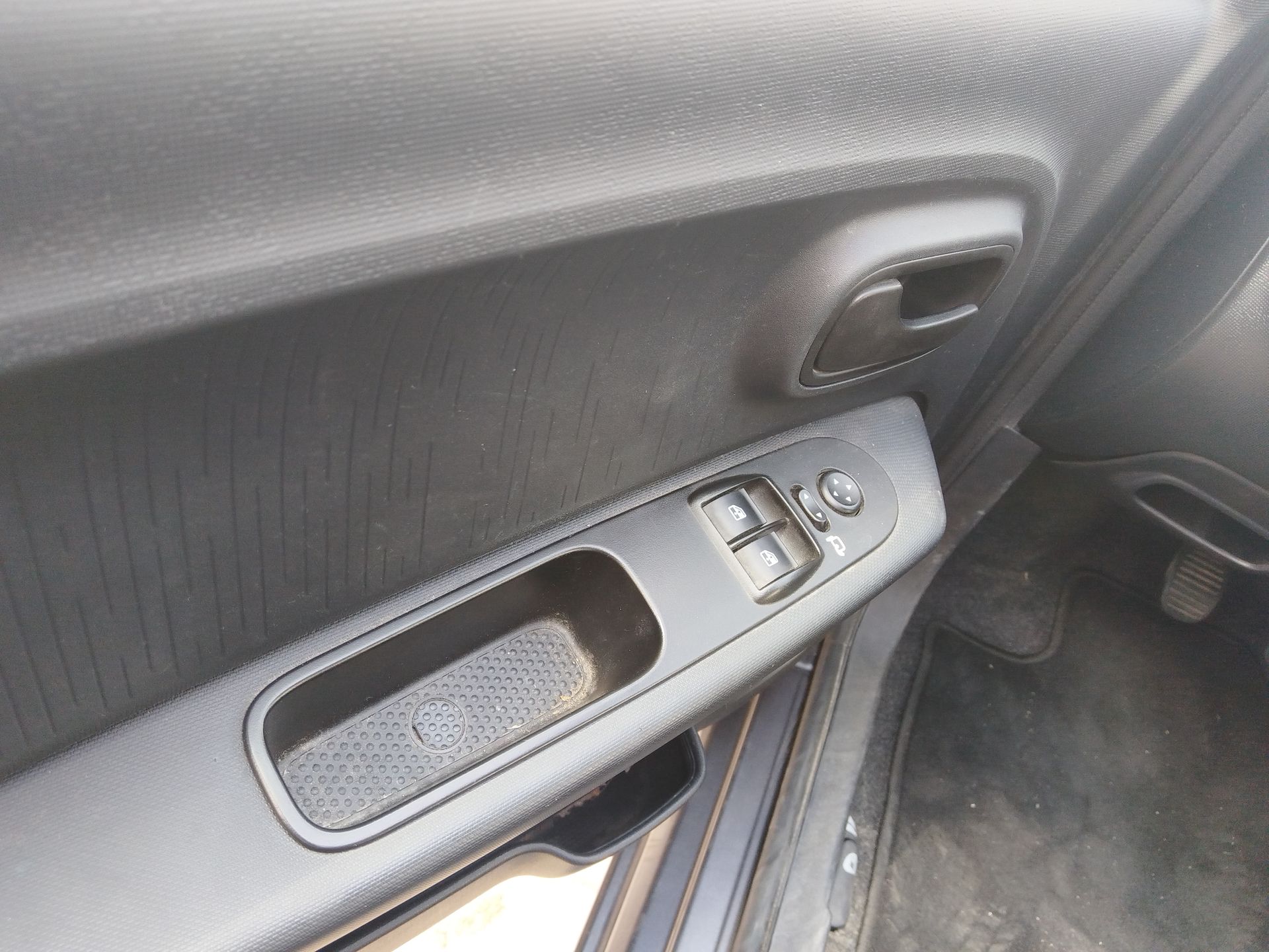 2024 FIAT Mobi 5p Like L4/1.0 Man