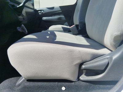 2025 Nissan Urvan 4p Amplia L4/2.5 Man 15/Pas P/Seg