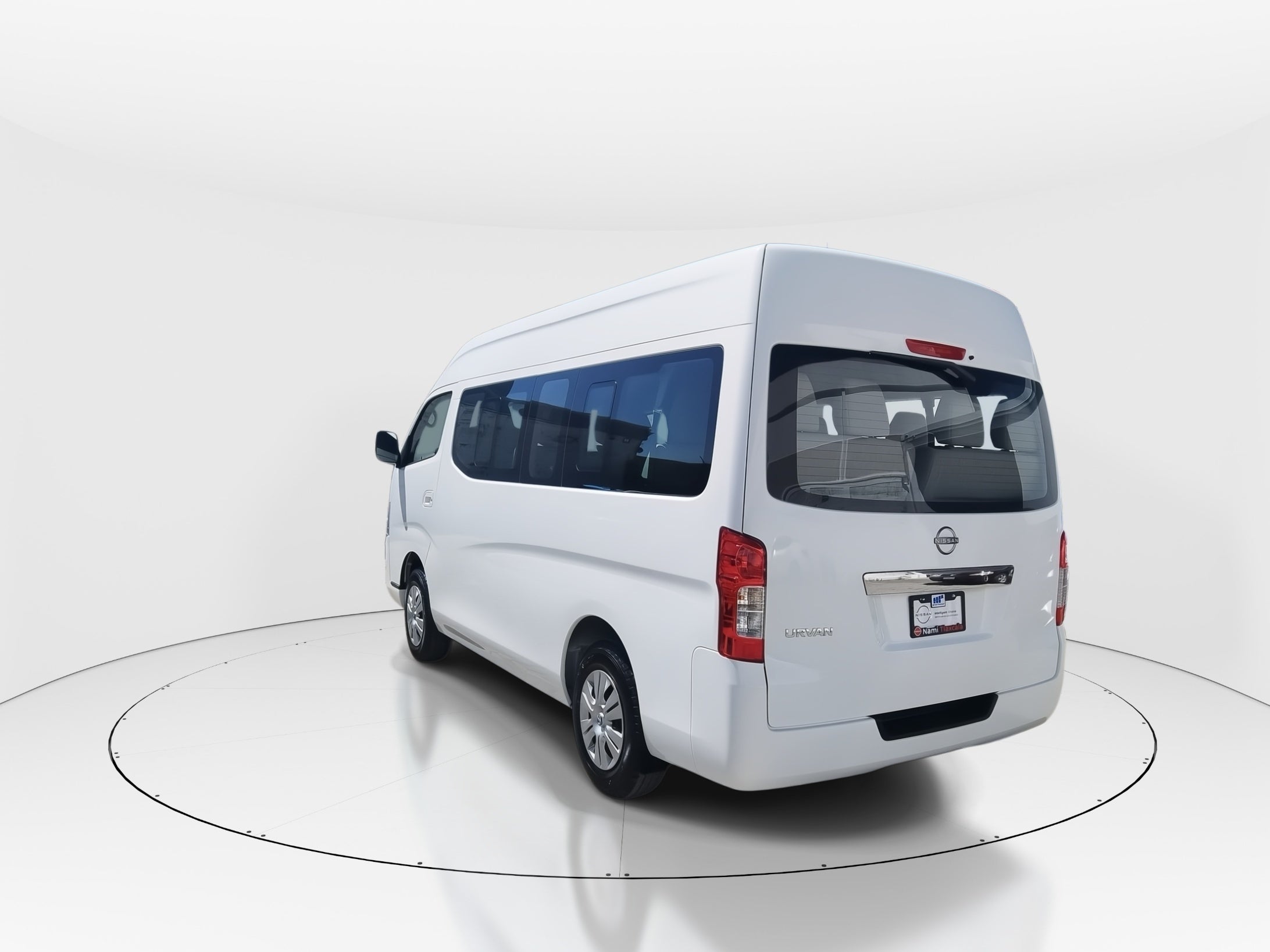 2025 Nissan Urvan 4p Amplia L4/2.5 Man 15/Pas P/Seg