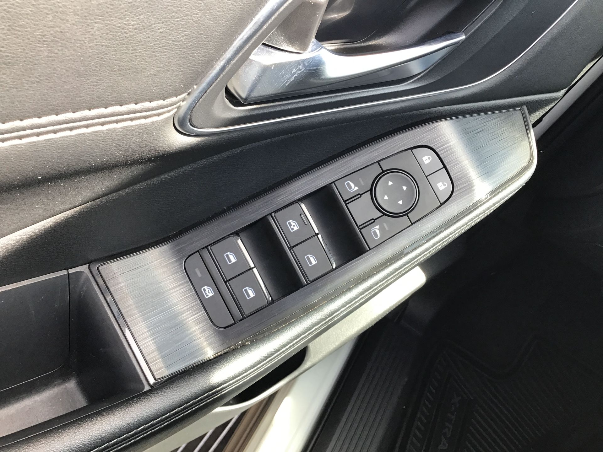 2026 Nissan X-Trail 5p Exclusive 2 Row L4/2.5 Aut