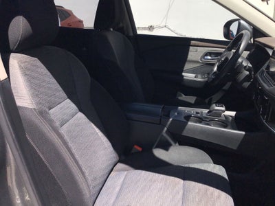 2025 Nissan X-Trail 5p Advance 2 Row L4/2.5 Aut