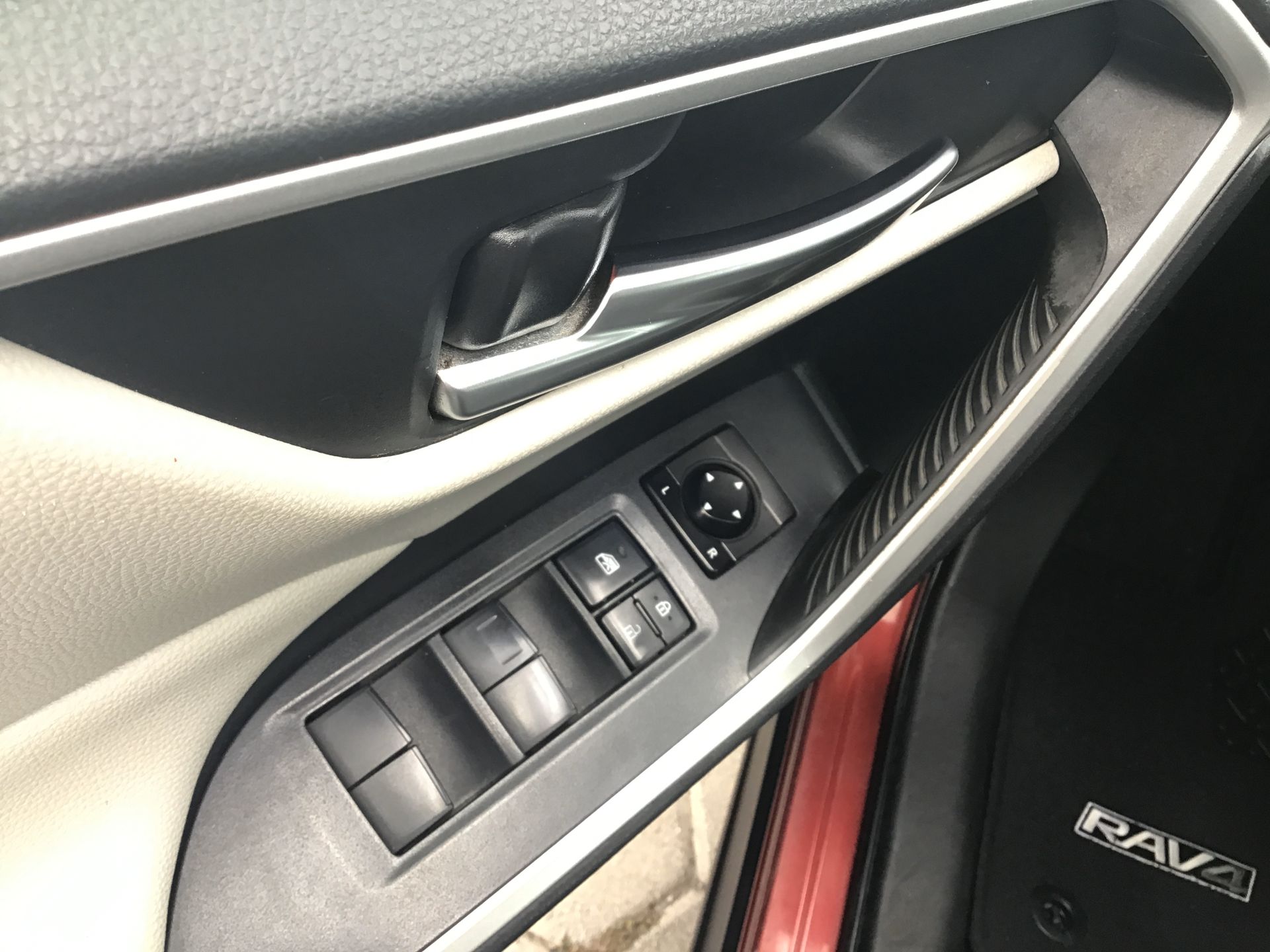 2019 Toyota RAV4 5p XLE L4/2.5 Aut