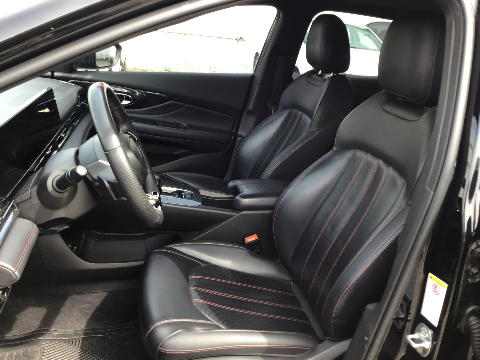 2025 Dodge Attitude 4p Sport L4/1.5 Aut