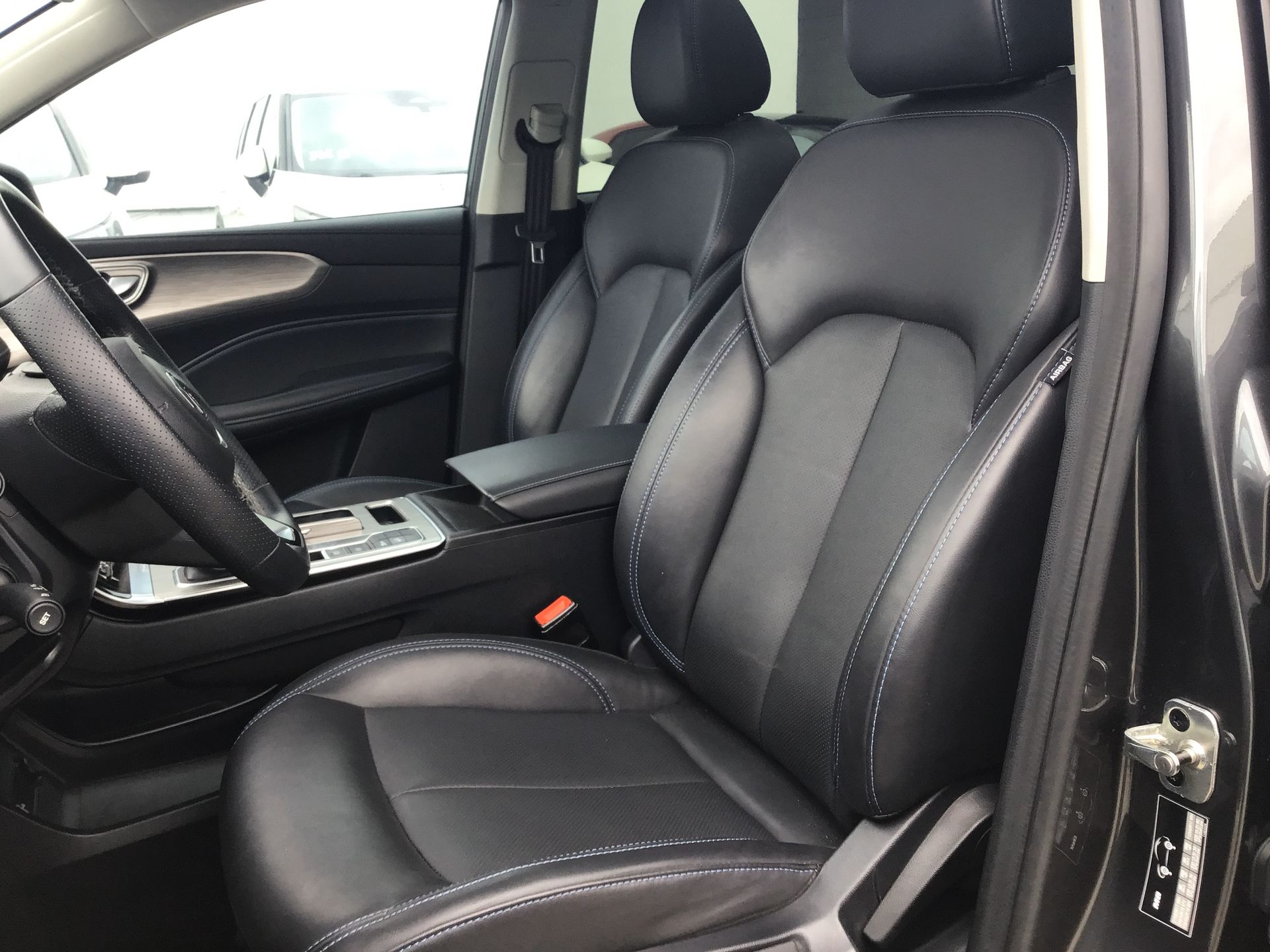 2024 MG RX5 5p Excite L4/1.5/T Aut