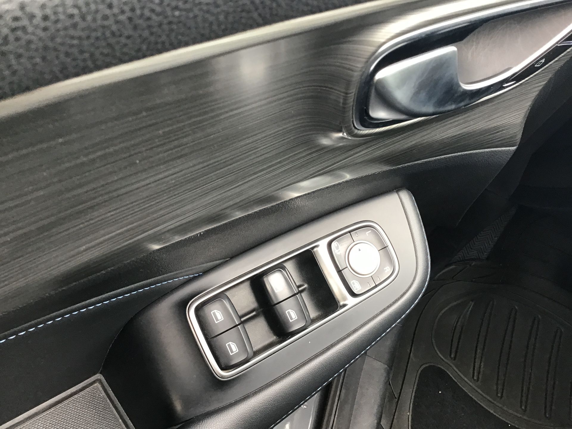 2024 MG RX5 5p Excite L4/1.5/T Aut