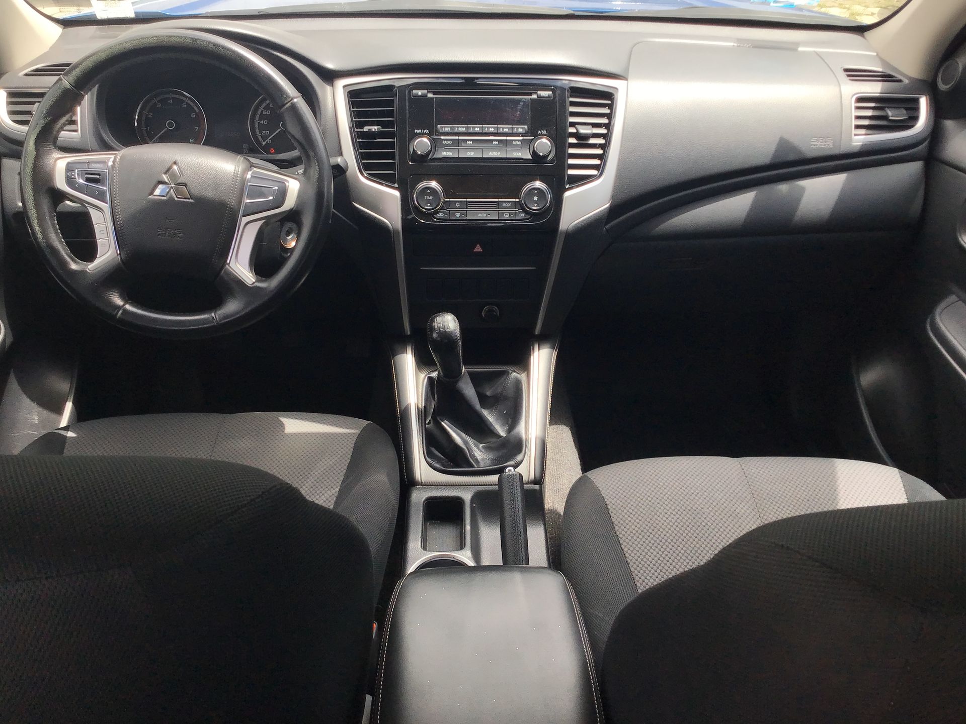 2023 Mitsubishi L200 4p GLX Doble L4/2.4 Man 2WD