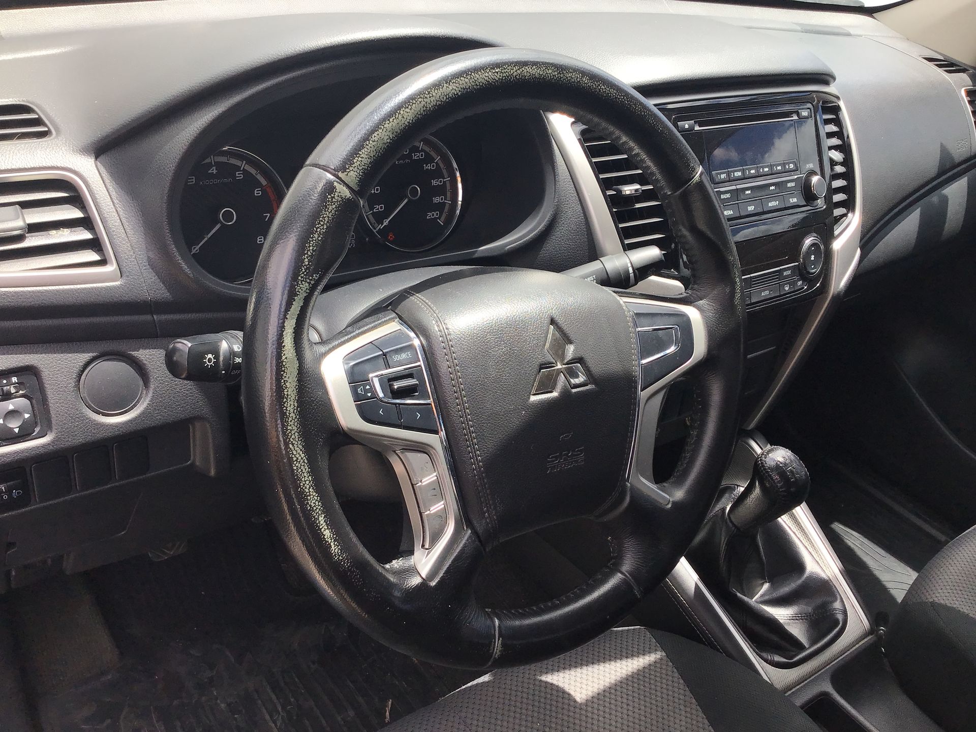 2023 Mitsubishi L200 4p GLX Doble L4/2.4 Man 2WD