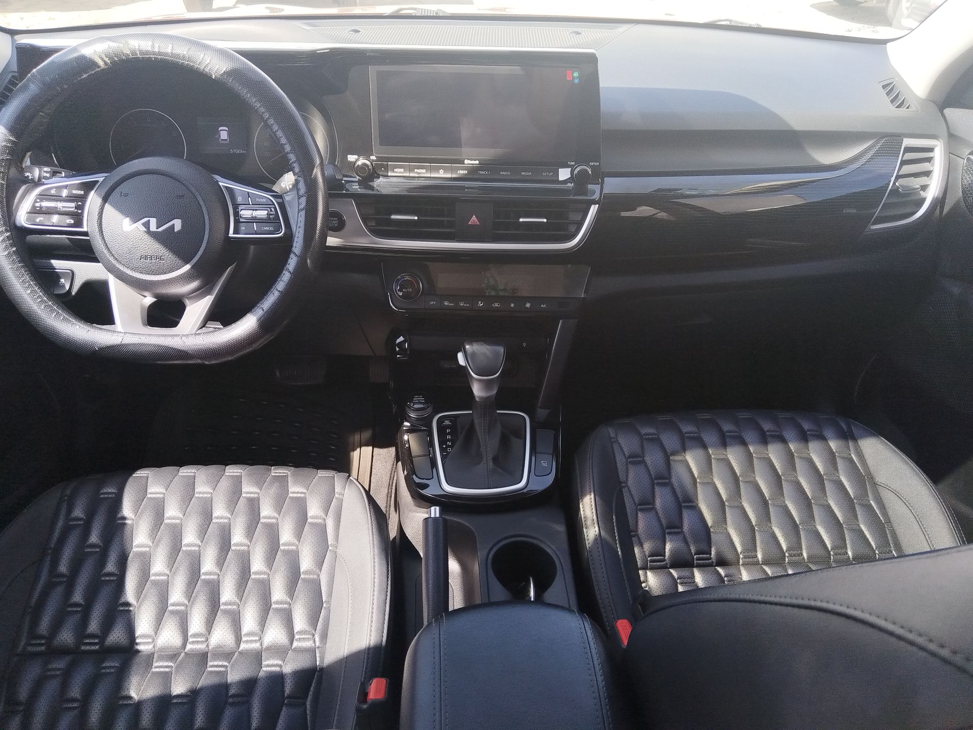 2023 Kia SELTOS 5p SX L4/1.6 Aut