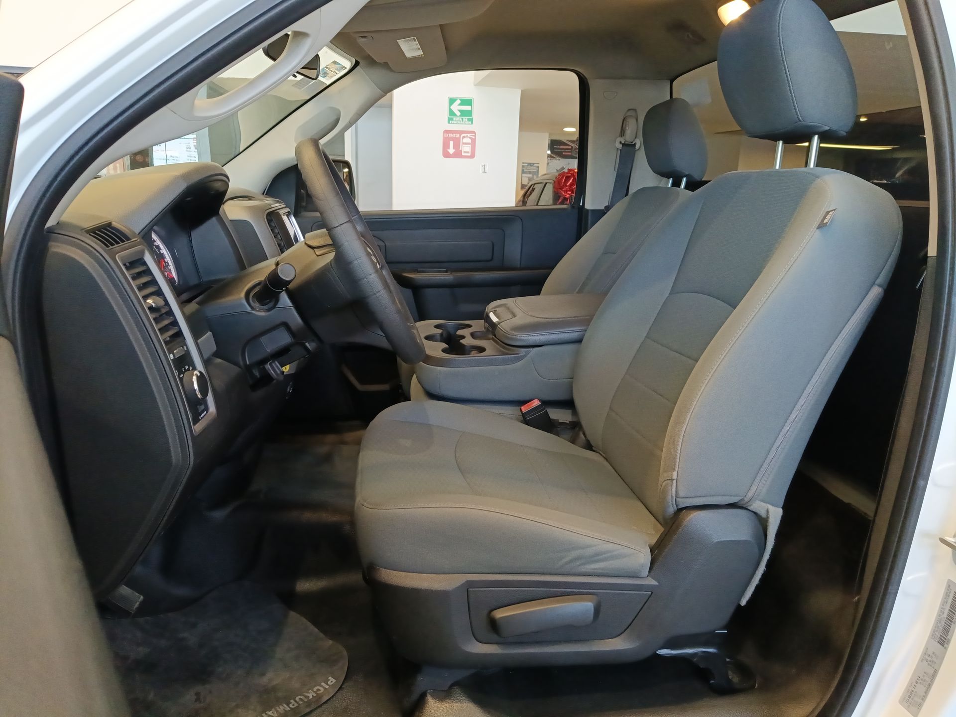 2020 RAM Ram 1500 2p ST Reg Cab V6/3.6 Aut 4x2