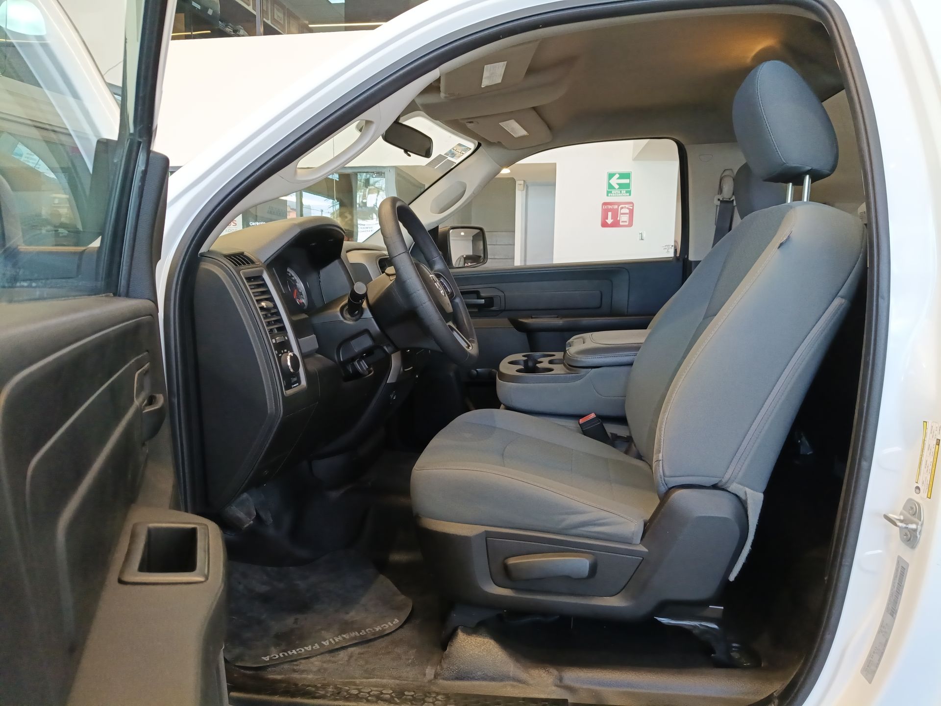 2020 RAM Ram 1500 2p ST Reg Cab V6/3.6 Aut 4x2