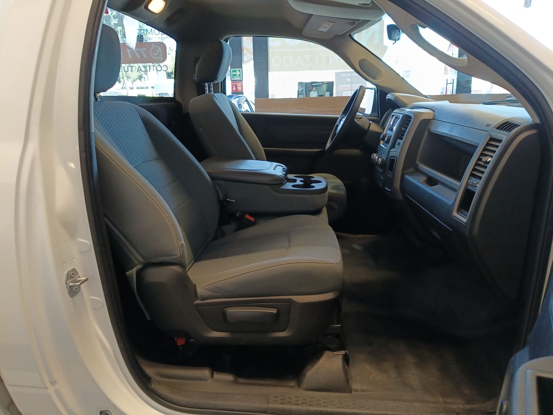 2020 RAM Ram 1500 2p ST Reg Cab V6/3.6 Aut 4x2