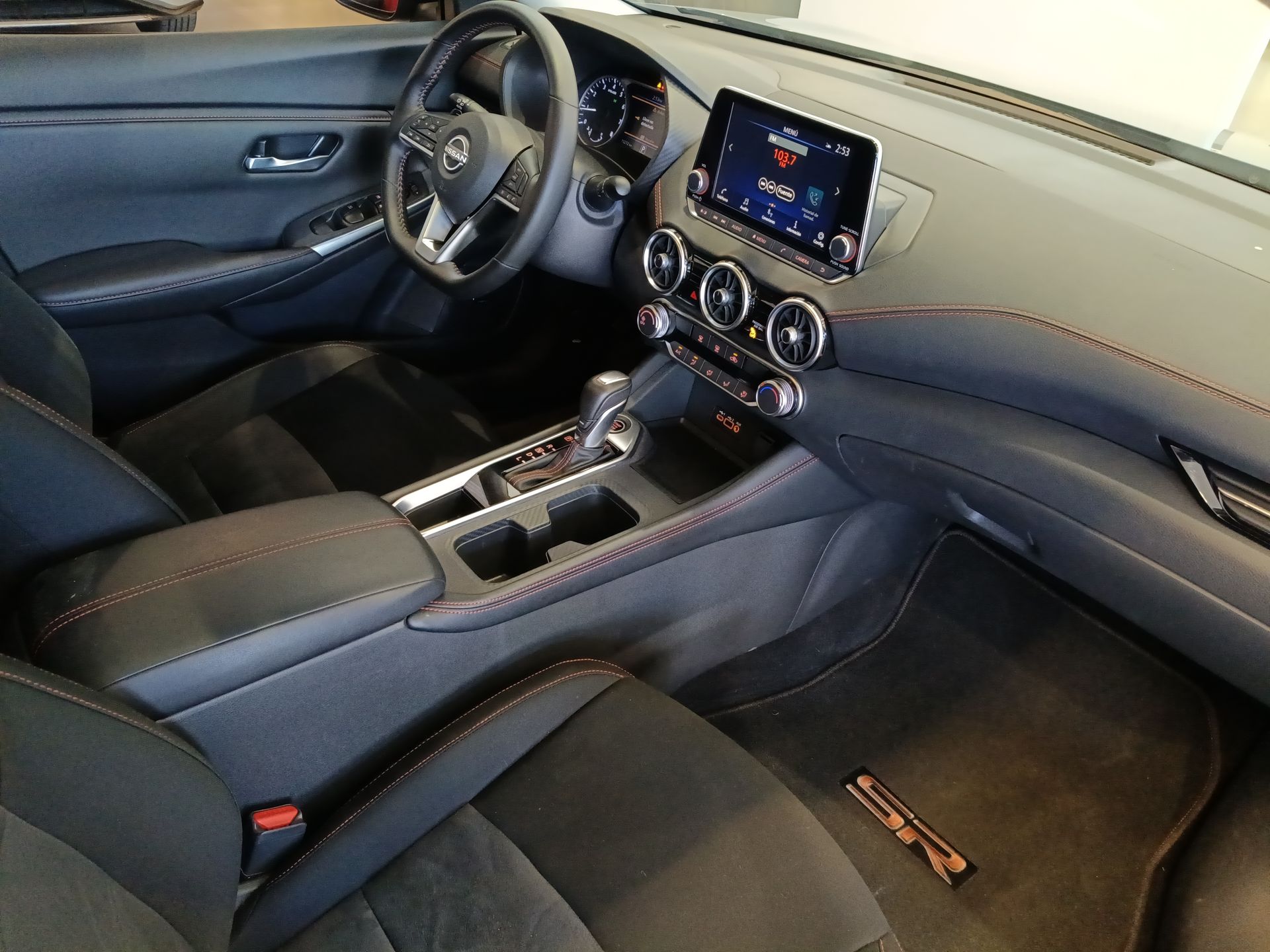 2025 Nissan Sentra 4p SR Midnight Ed. Bi-tono L4/2.0 Aut