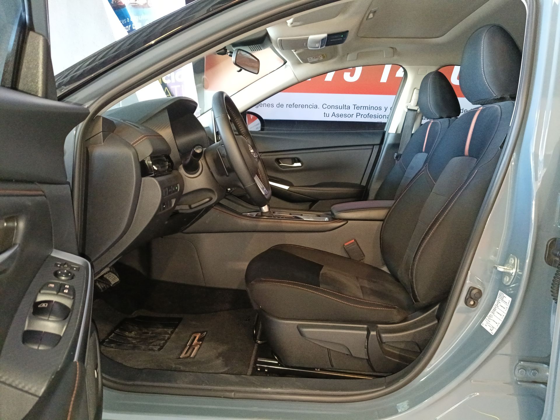 2025 Nissan Sentra 4p SR Midnight Ed. Bi-tono L4/2.0 Aut