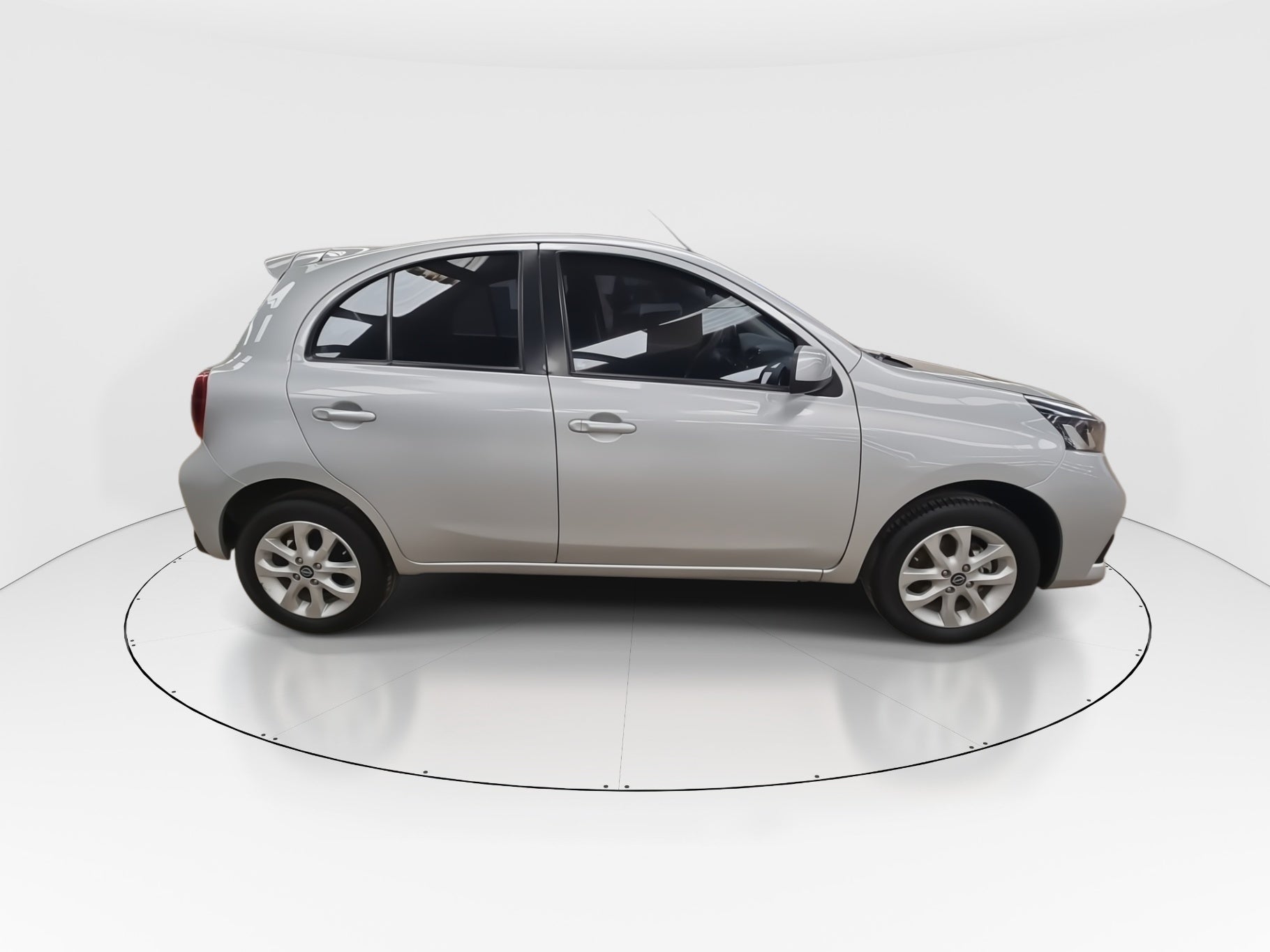 2023 Nissan March 5p Advance L4/1.6 Man