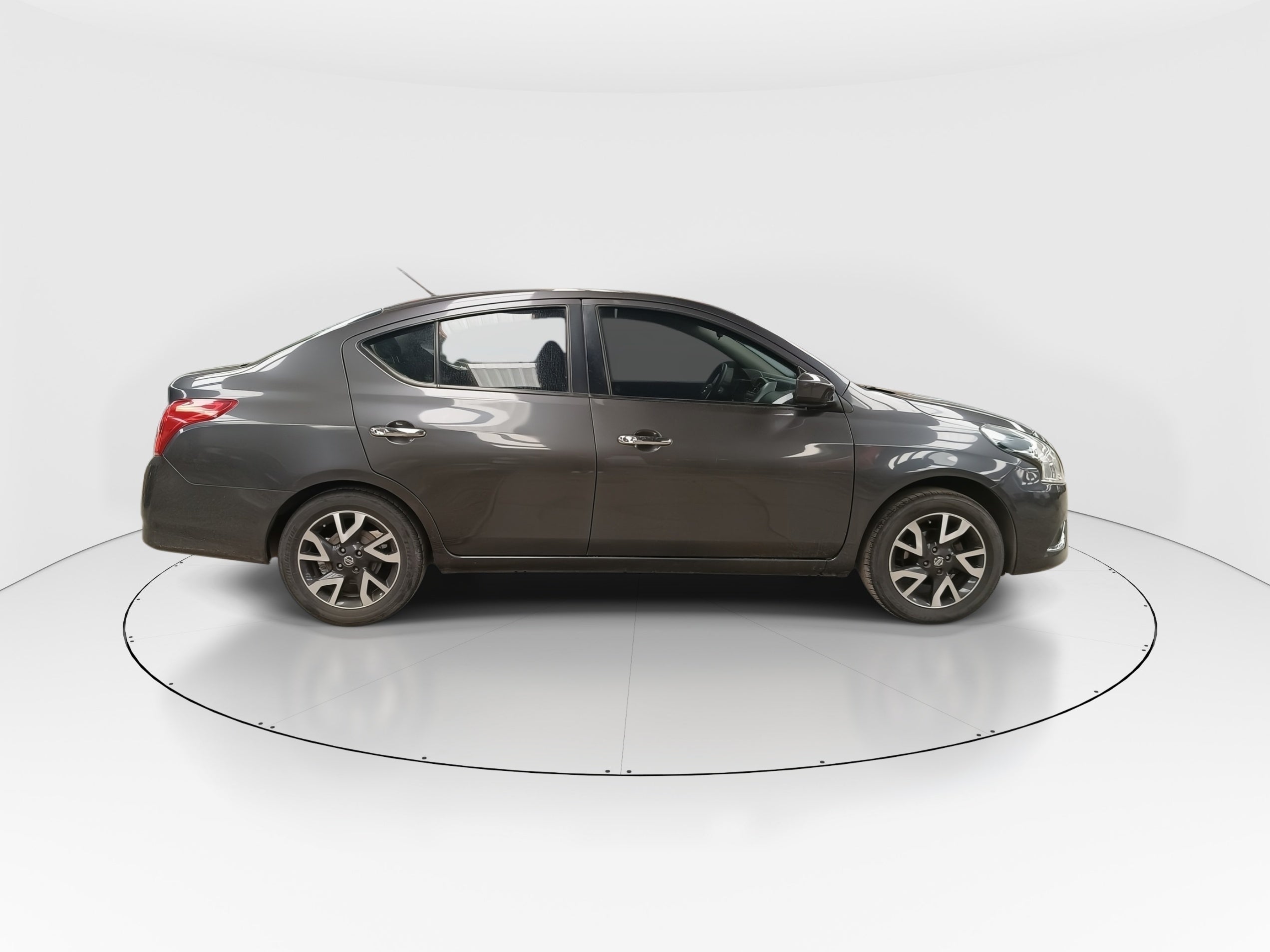 2019 Nissan Versa 4p Advance L4/1.6 Man