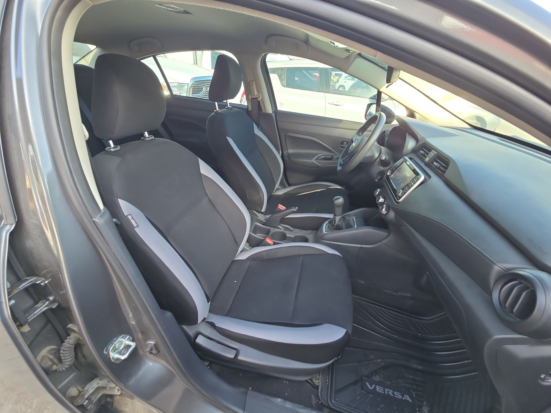 2025 Nissan Versa 4p Sense L4/1.6 Man