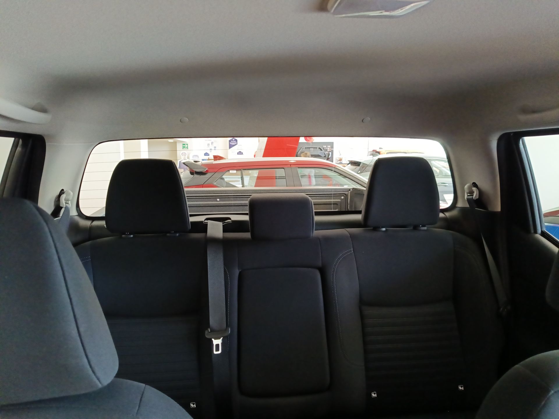 2025 Nissan Frontier 4p XE L4/2.5 Man