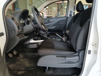 2025 Nissan Frontier 4p XE L4/2.5 Man