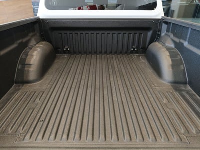 2025 Nissan Frontier 4p XE L4/2.5 Man