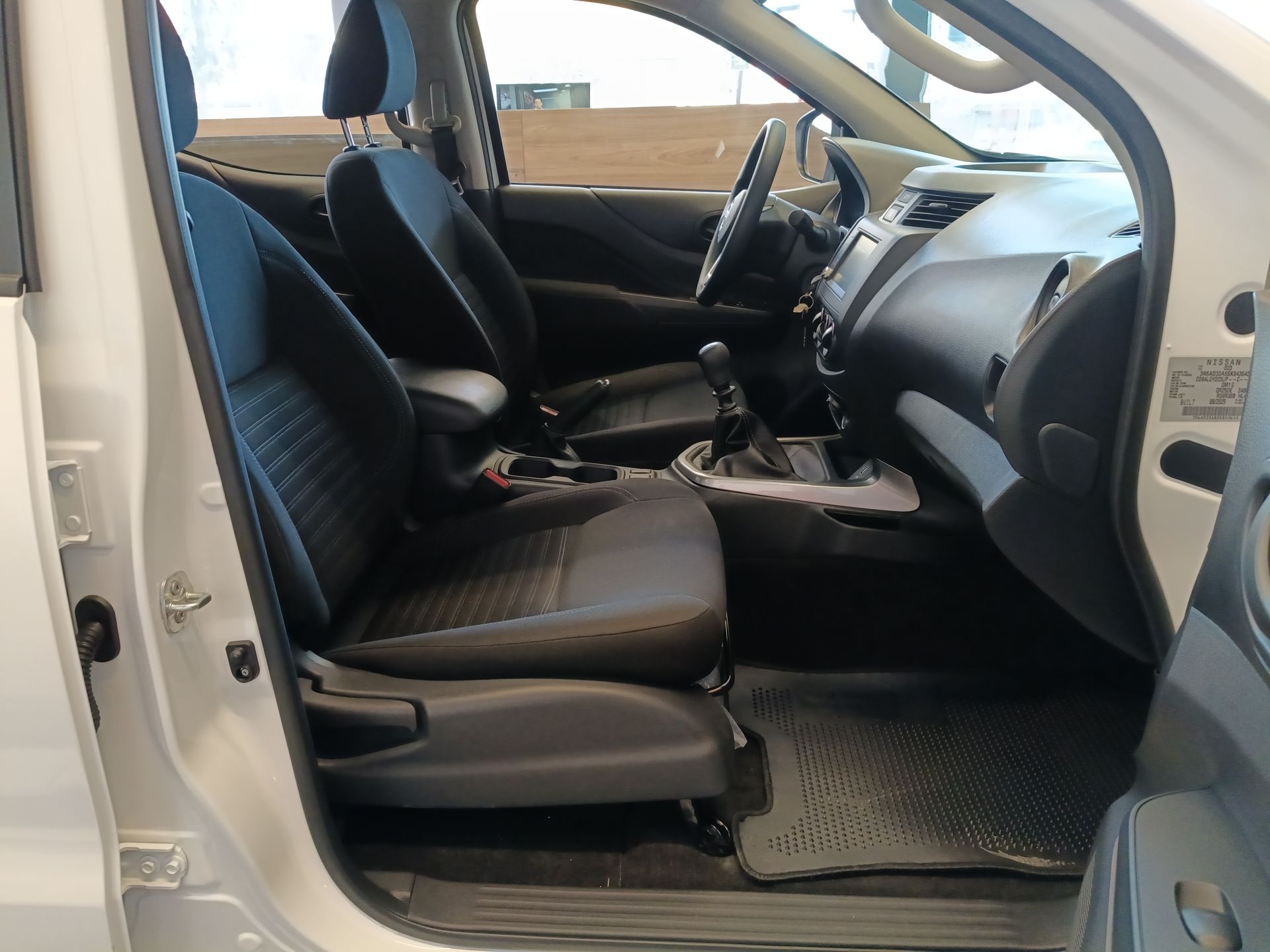 2025 Nissan Frontier 4p XE L4/2.5 Man