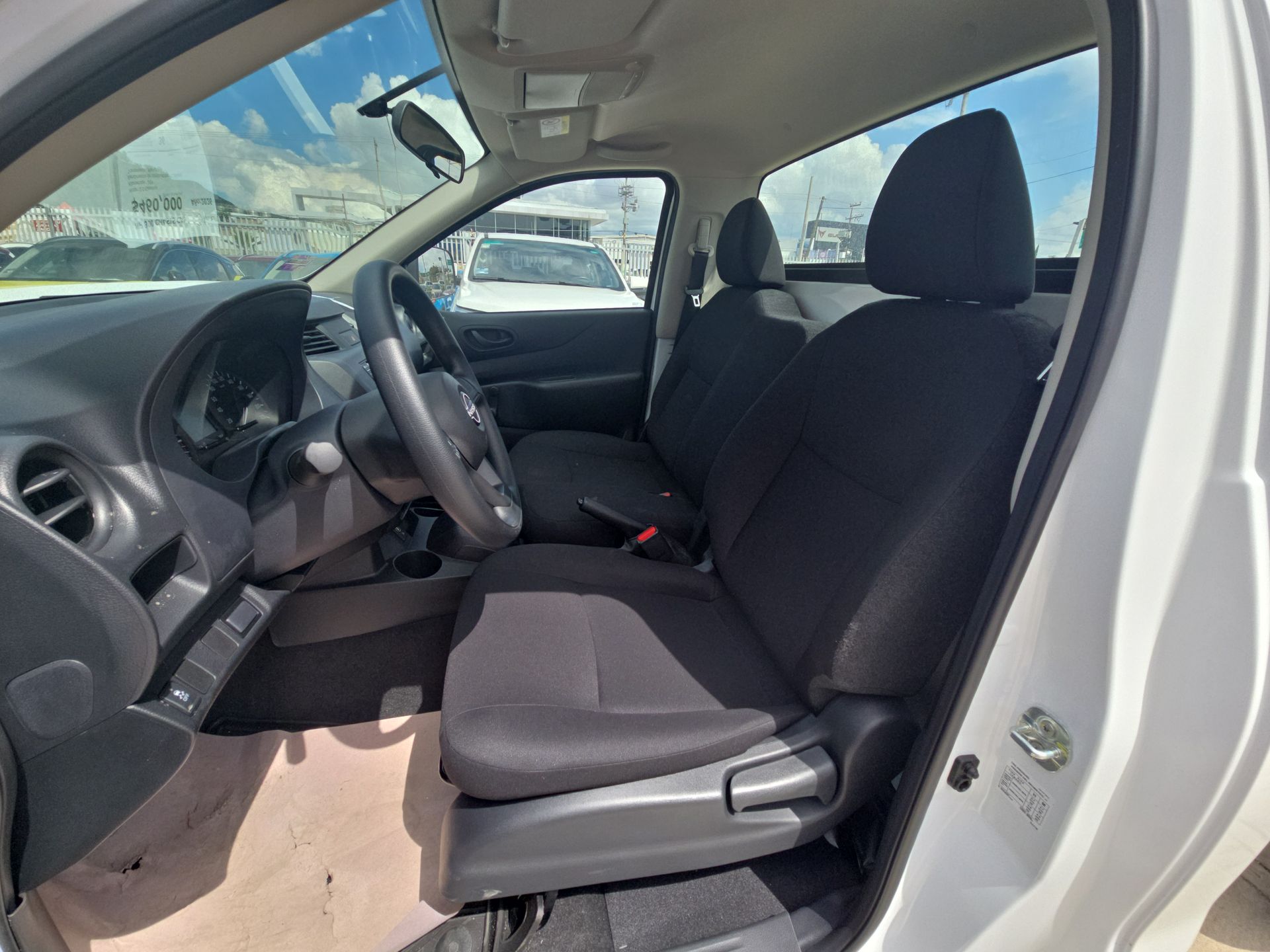 2026 Nissan Chasis Cabina NP300 2p L4/2.5 Man A/A VDC