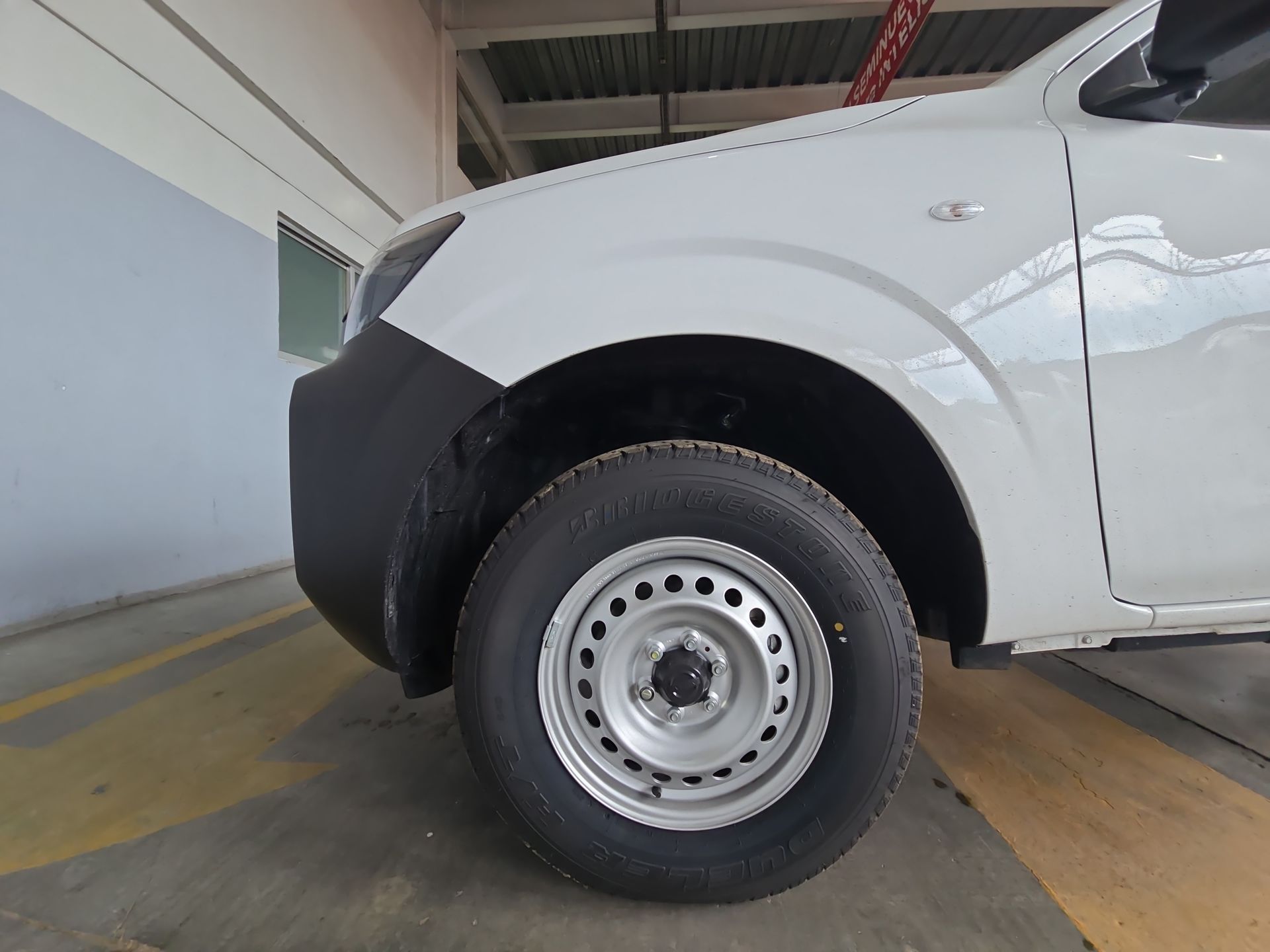 2026 Nissan Chasis Cabina NP300 2p L4/2.5 Man A/A VDC