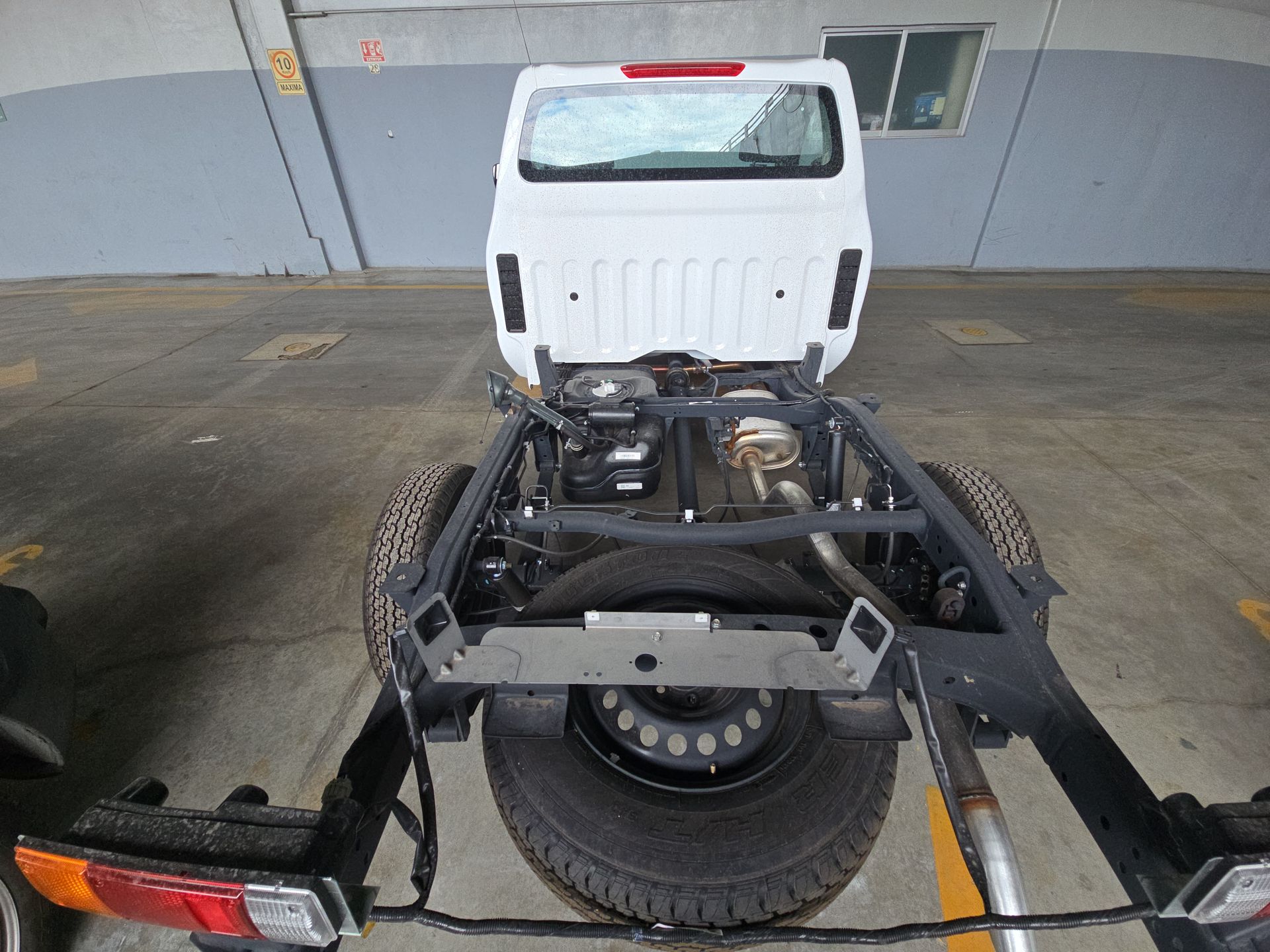 2026 Nissan Chasis Cabina NP300 2p L4/2.5 Man A/A VDC
