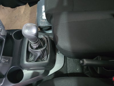 2026 Nissan Chasis Cabina NP300 2p L4/2.5 Man A/A VDC