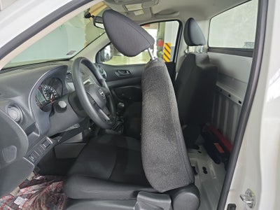 2026 Nissan Chasis Cabina NP300 2p L4/2.5 Man A/A VDC