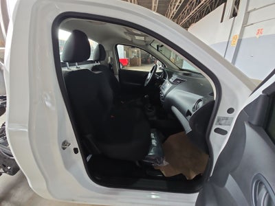 2026 Nissan Chasis Cabina NP300 2p L4/2.5 Man A/A VDC