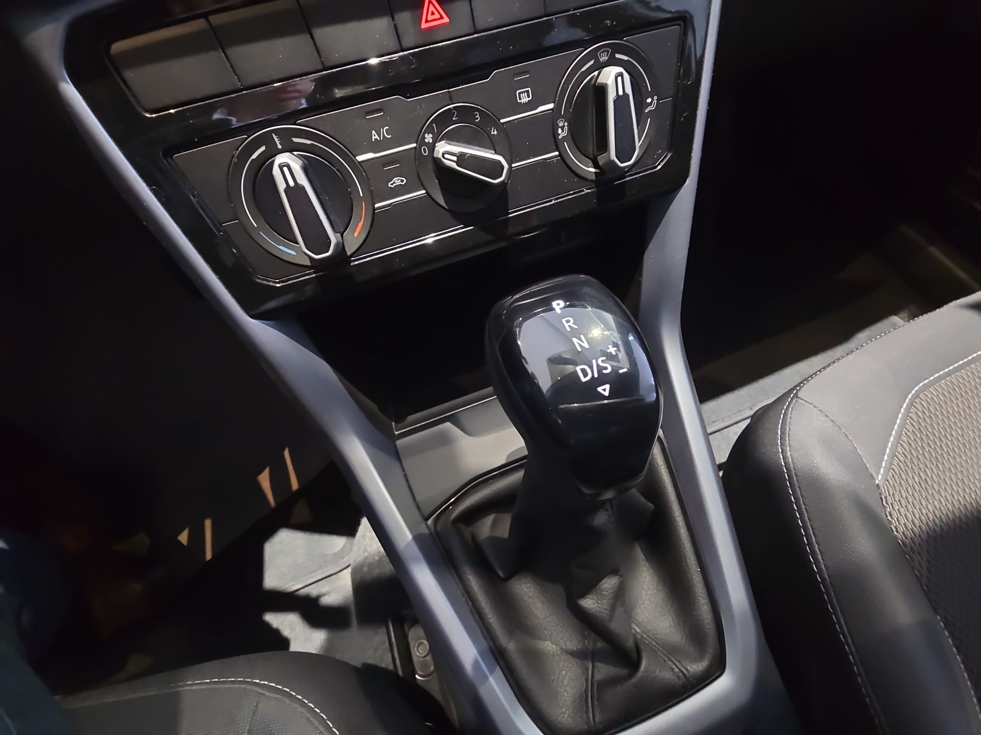 2024 Volkswagen T-Cross 5p Trendline L4/1.6 Aut