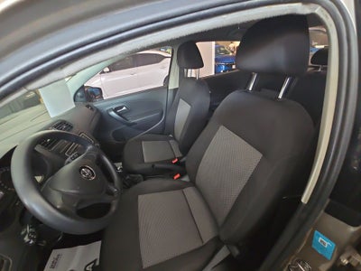 2017 Volkswagen Vento 4p Comfortline L4/1.6 Man