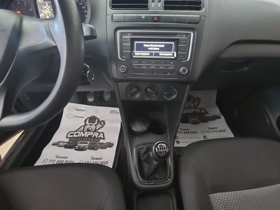 2017 Volkswagen Vento 4p Comfortline L4/1.6 Man