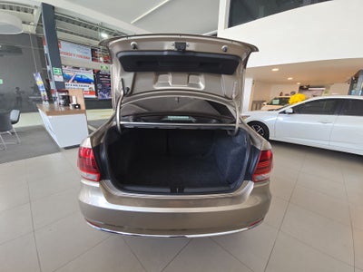 2017 Volkswagen Vento 4p Comfortline L4/1.6 Man
